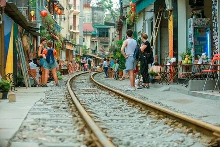 Từ Phụ nữ tuổi này dễ có